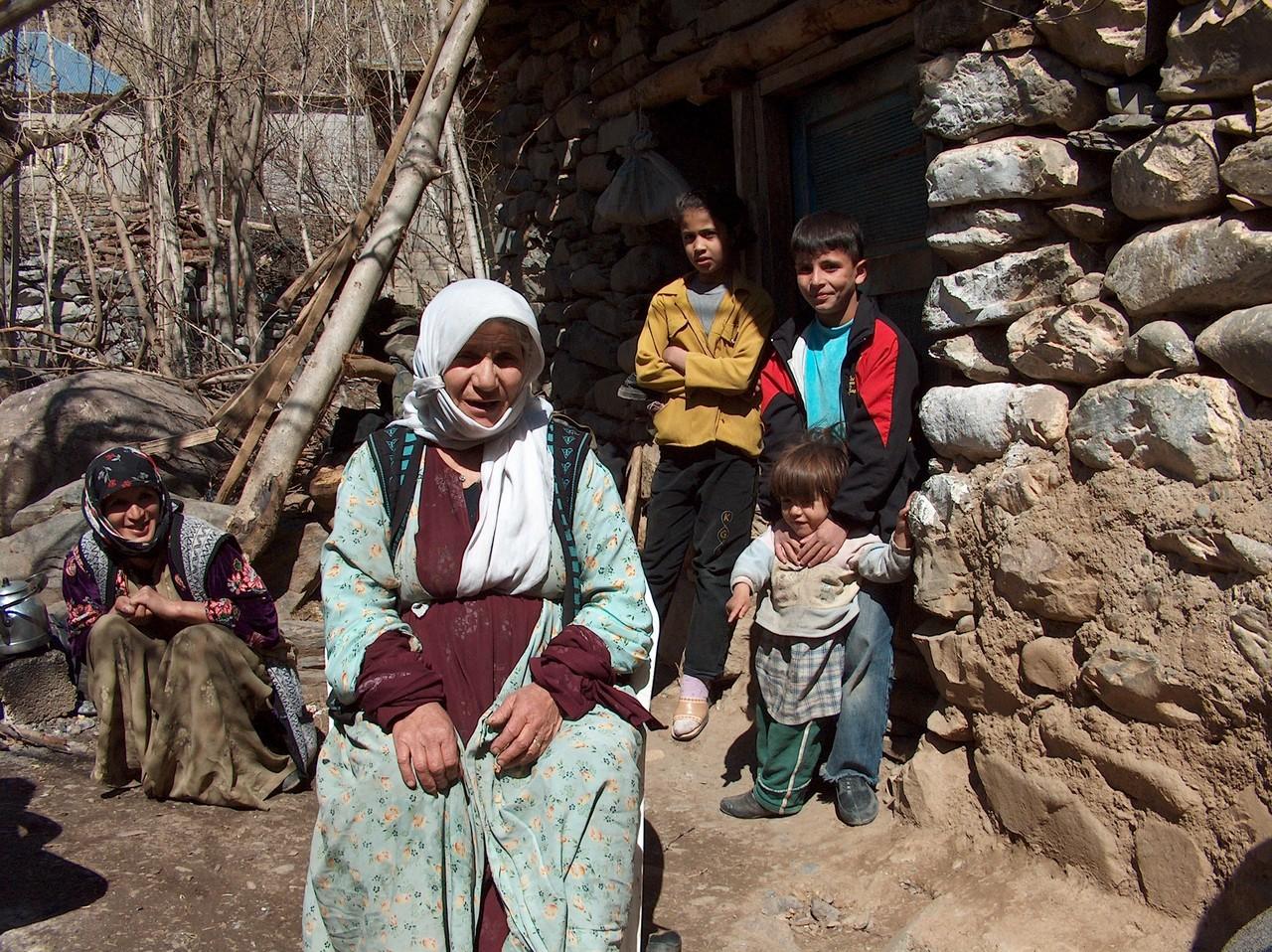 Melodised narratives in Olgunlar (April 2005)