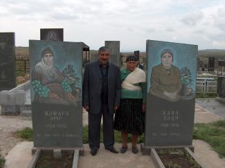 Cemetery in Şamiram (April 2006)